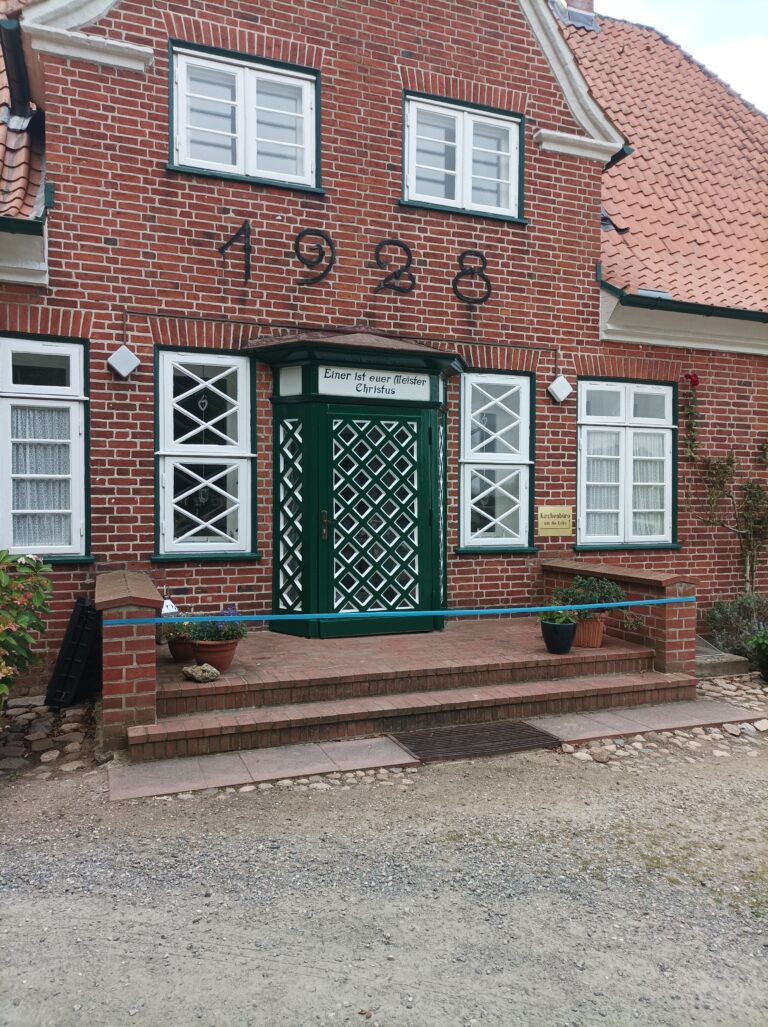 Eingangstür aufgearbeitet